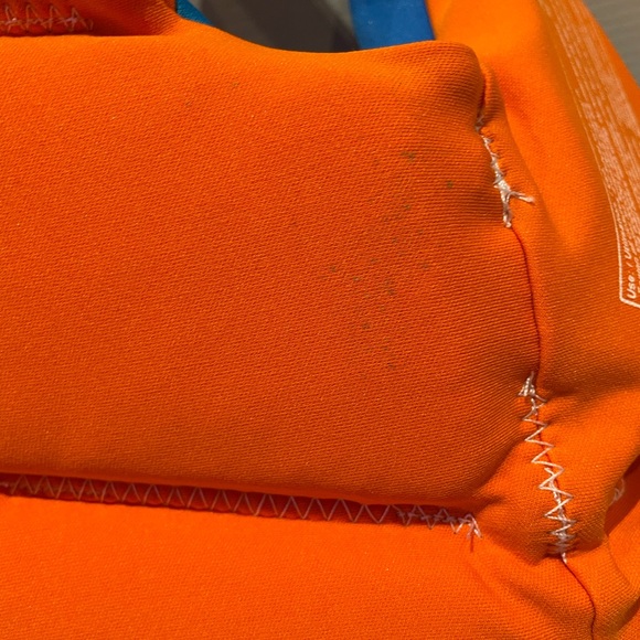 Hyperlite kids lifejacket
 15-25kg (33-55lbs) - Picture 7 of 7